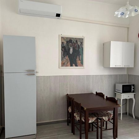 Savona Casa Vacanze Vicino Mare 3 Minuti Wifi المظهر الخارجي الصورة