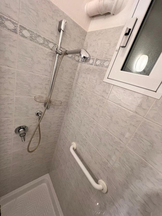 Savona Casa Vacanze Vicino Mare 3 Minuti Wifi المظهر الخارجي الصورة