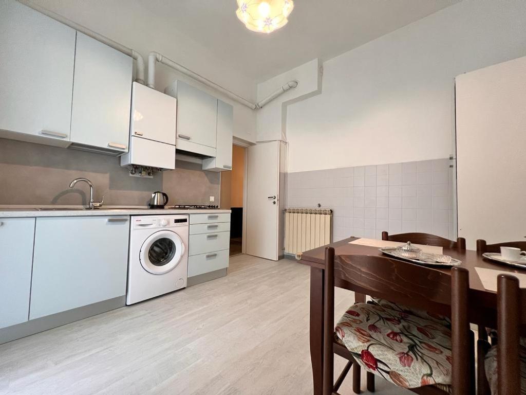 Savona Casa Vacanze Vicino Mare 3 Minuti Wifi المظهر الخارجي الصورة
