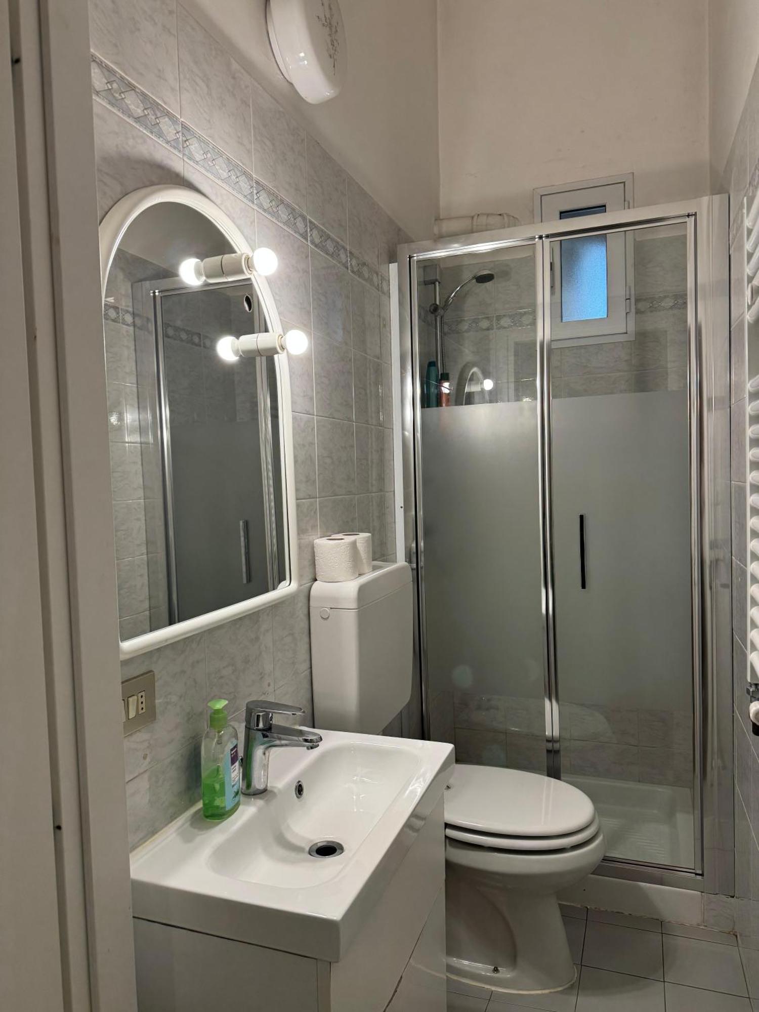 Savona Casa Vacanze Vicino Mare 3 Minuti Wifi المظهر الخارجي الصورة